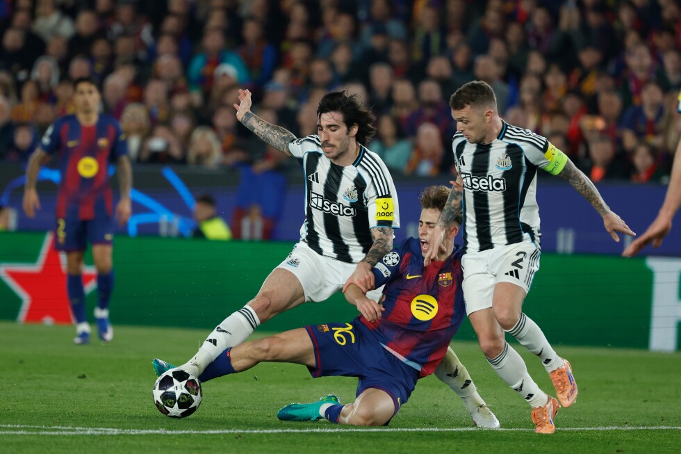 Newcastle midfielder Tonali injured in Champions League ahead of Italy’s World Cup playoffs