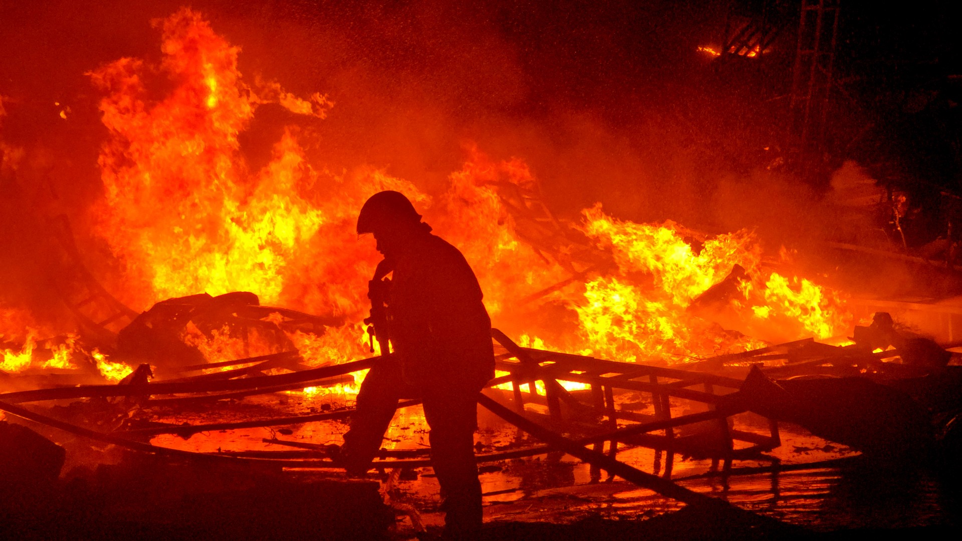 Diplomats tell Lebanon ban on Hezbollah worthless unless army steps in