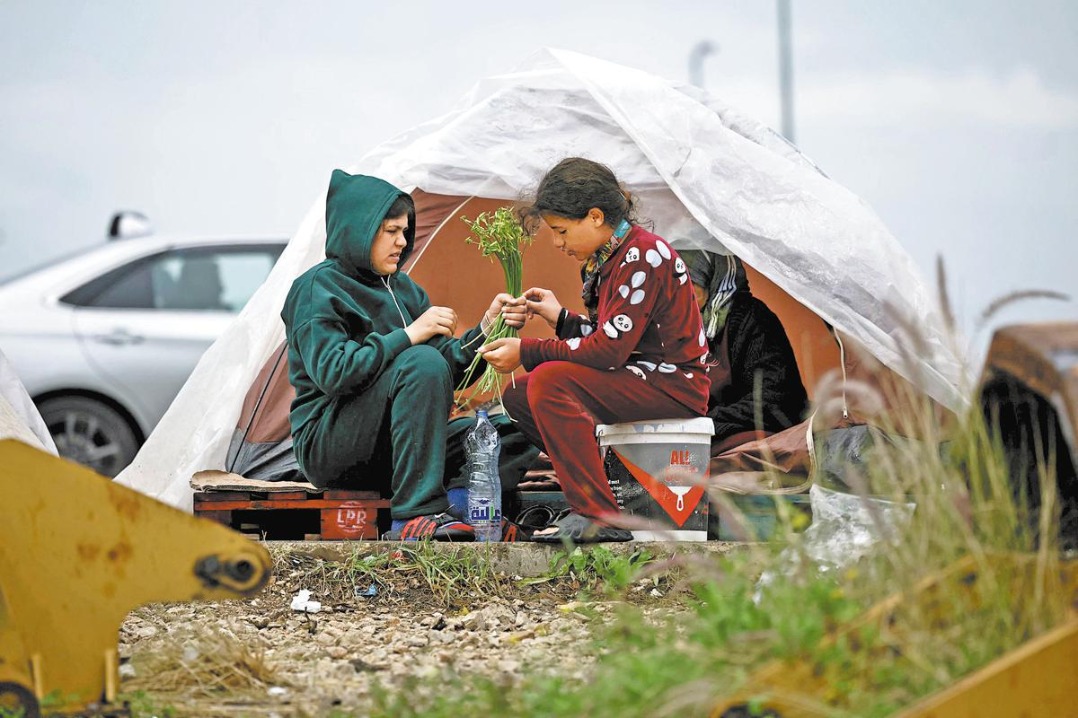 Trump cites talks, pauses strikes on Iran energy sites