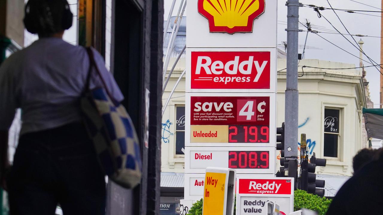 ASX plunges as traders price in interest rate hikes amid surging oil costs