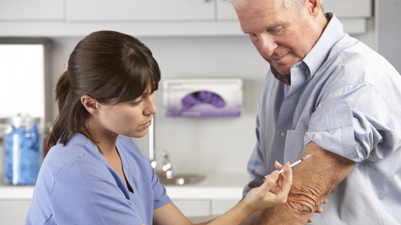 Federal government funds 50 new medical uni placements to tackle GP shortfall in Australia