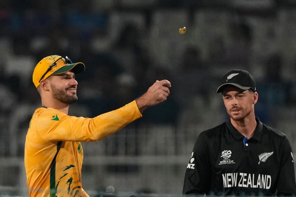 New Zealand wins toss, elects to field against South Africa in Twenty20 World Cup semifinals