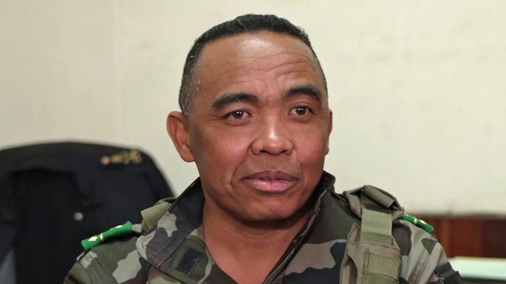 Madagascar military leader dissolves government in surprise move