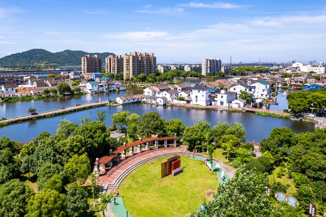 China targets corruption at the grassroots