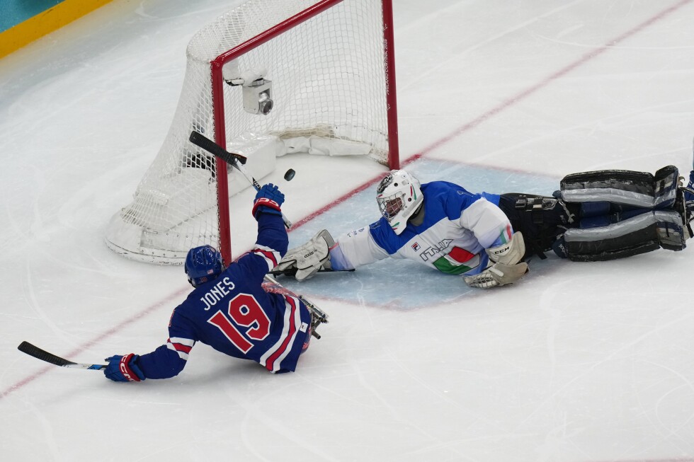 Roaring crowd of 8,992 sets a new Para ice hockey attendance record at Milan Cortina for US vs Italy