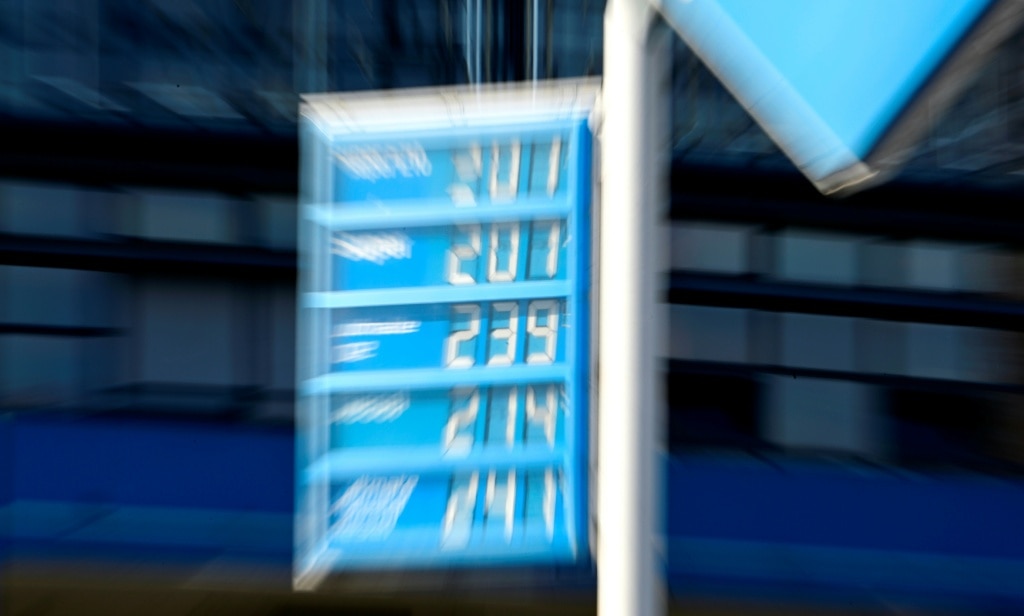 Germans head to Polish pumps as oil price bites