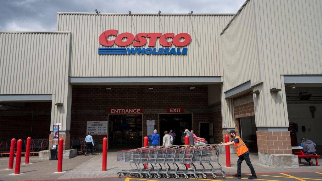 Customer sues Costco for tariff refunds