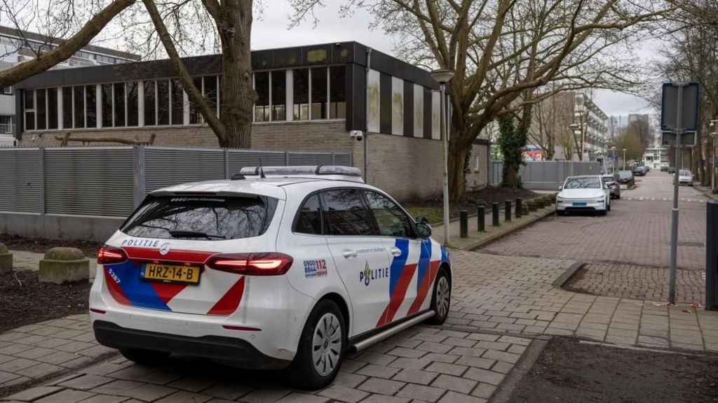 Explosion at Amsterdam Jewish school ‘a deliberate attack’ says mayor