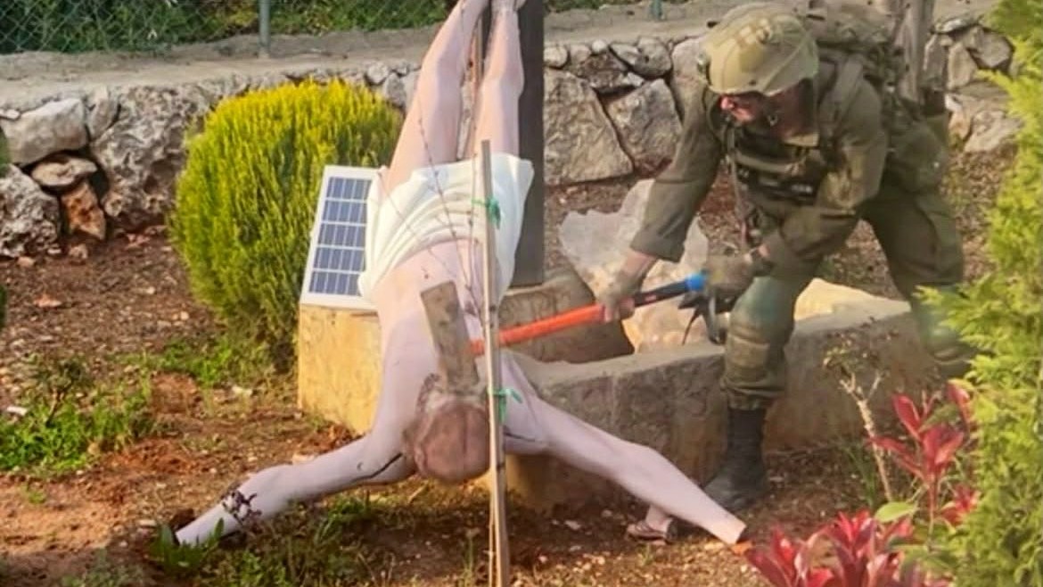 Israeli soldier filmed smashing Jesus statue in Lebanon