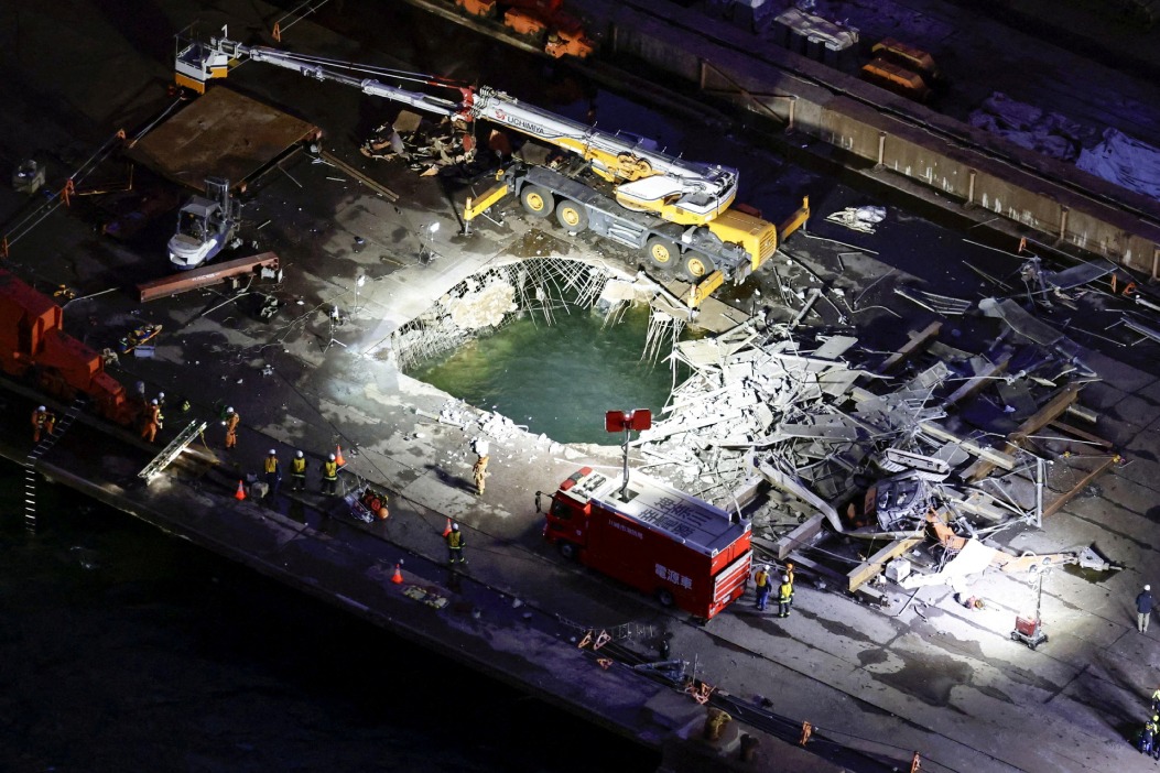 3 dead, 1 missing after 40-meter scaffolding collapse near Tokyo