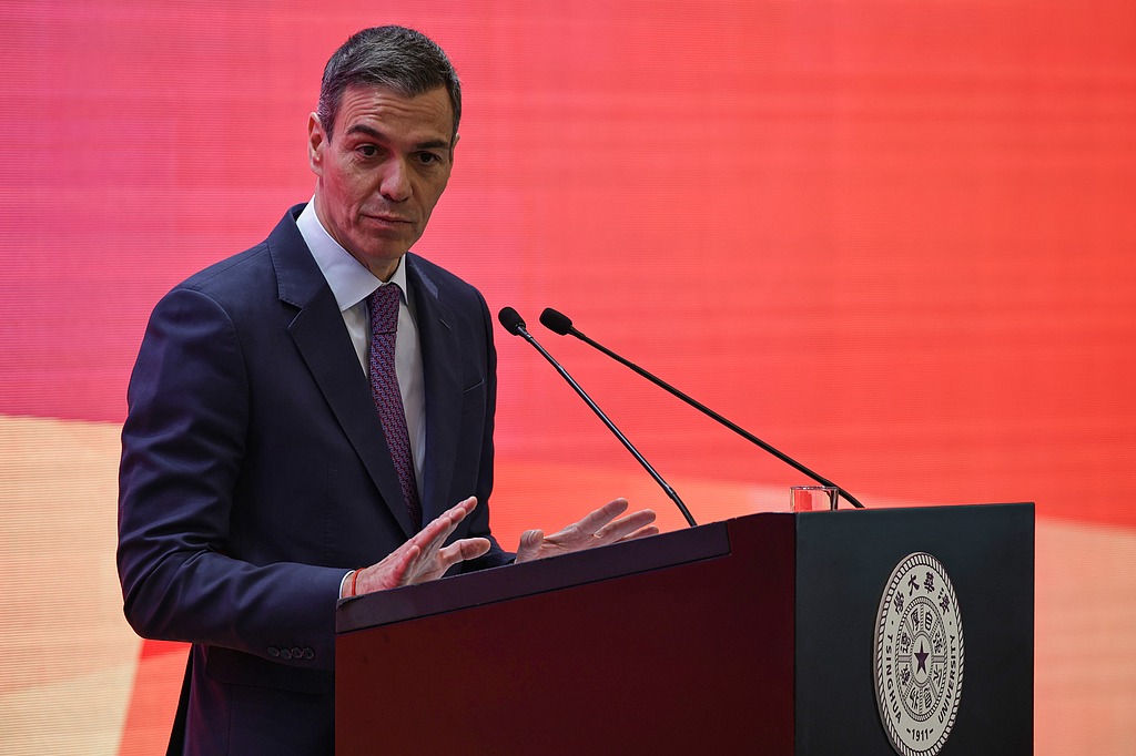Spanish PM calls for a multipolar world in Tsinghua speech