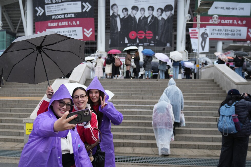 Thousands of fans gather as BTS launches world tour in South Korea