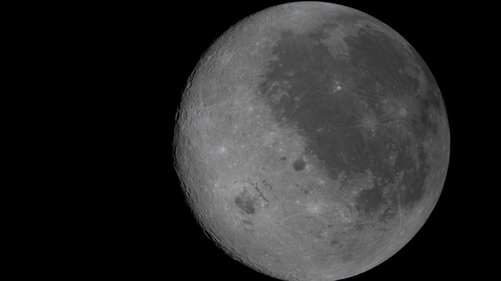 Emotional crew names Moon crater after commander’s late wife