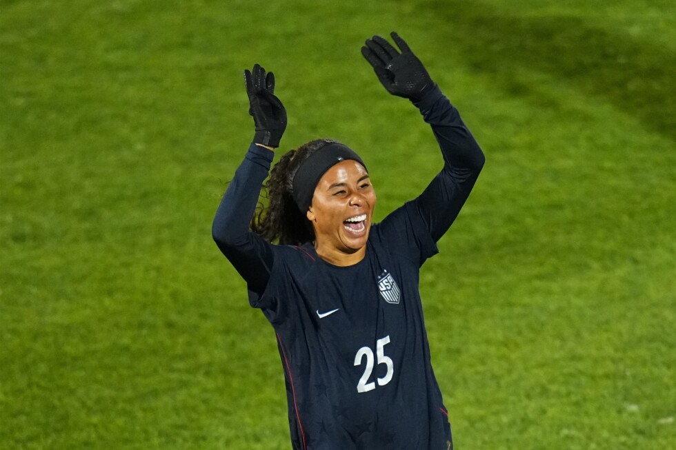 Kennedy Wesley scores 1st international goal and adds assist as USWNT beats Japan 3-0