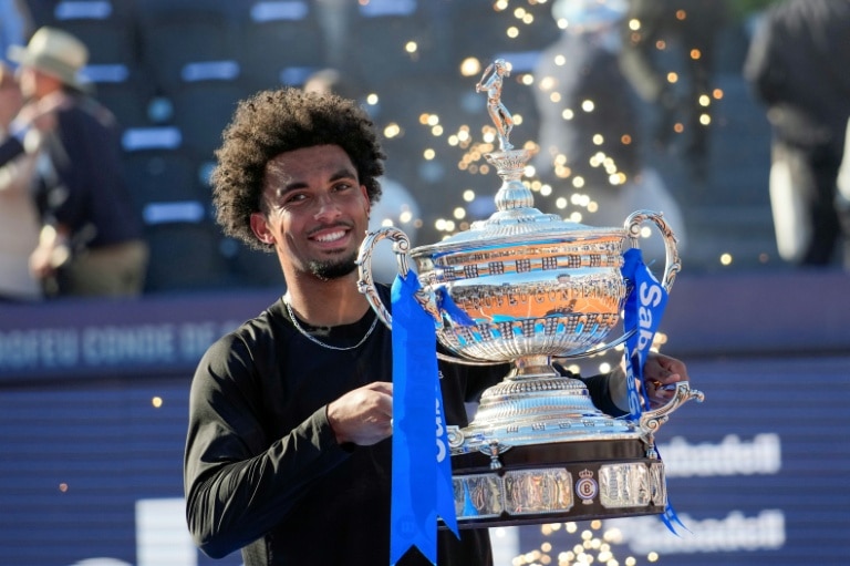 Fils wins on Barcelona clay with French Open looming