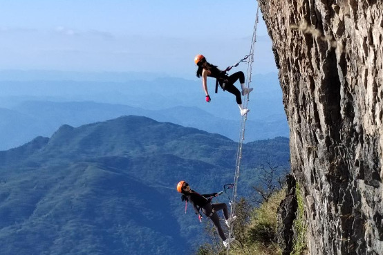 ‘Sky Ladder’ via ferrata in Zhangjiajie draws global thrill-seekers
