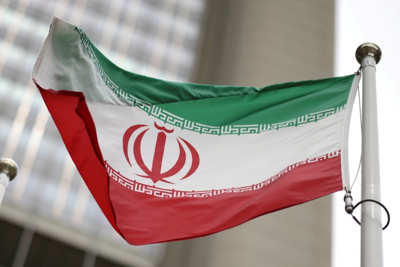 Iran’s military warns that no Gulf ports will be safe if its own threatened: report