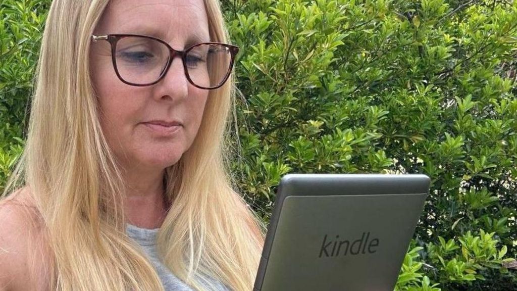Amazon to end support for older Kindles, prompting user outcry