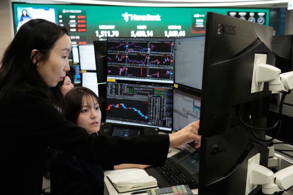 Asian shares mostly gain as focus turns to a deadline issued by President Trump on Iran