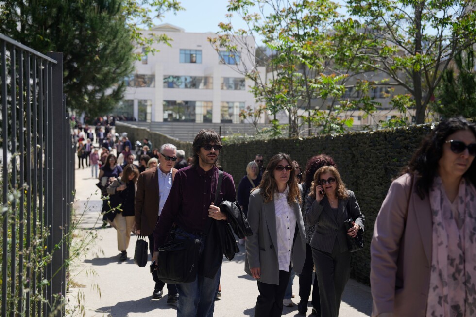 Gunman, reportedly age 89, opens fire at 2 locations in Greek capital, wounding several people