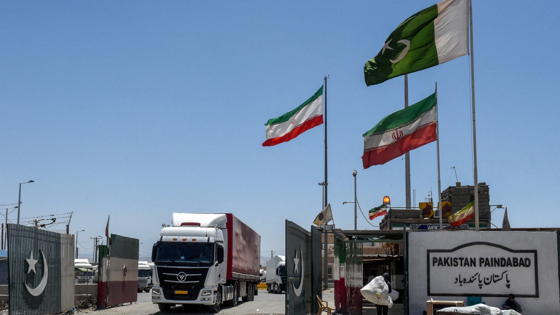 Iran turns to Pakistan land corridor as US naval pressure disrupts Gulf trade