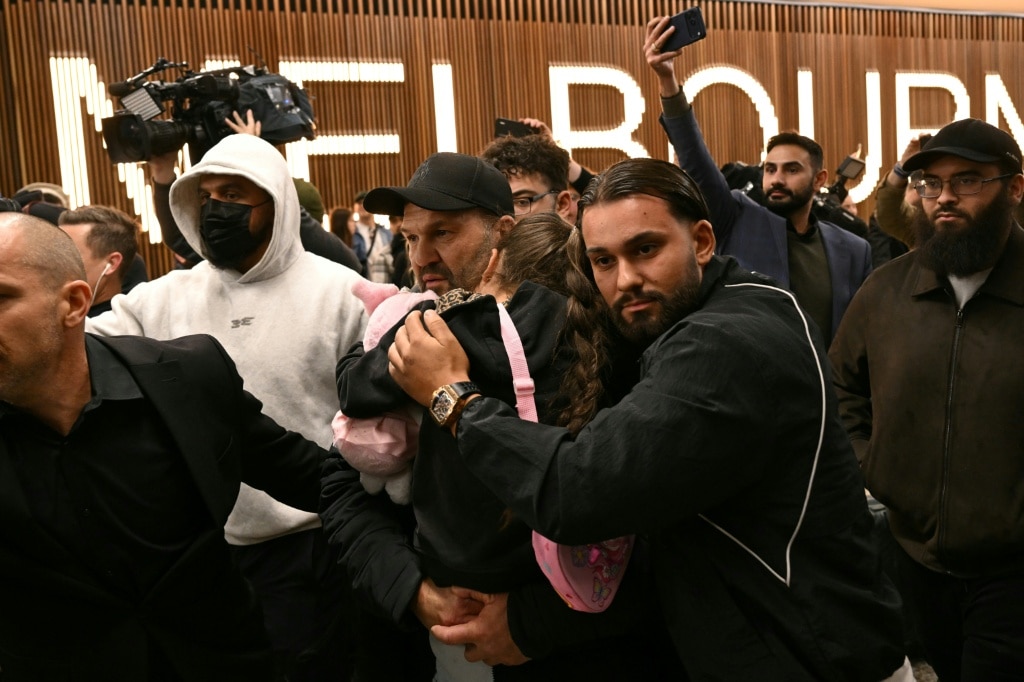 IS-linked Australian women charged with keeping slave in Syria