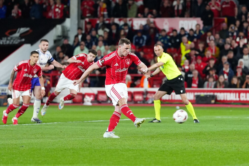 Wood’s penalty gives Nottingham Forest a 1-0 win over Aston Villa in Europa League semifinal 1st leg