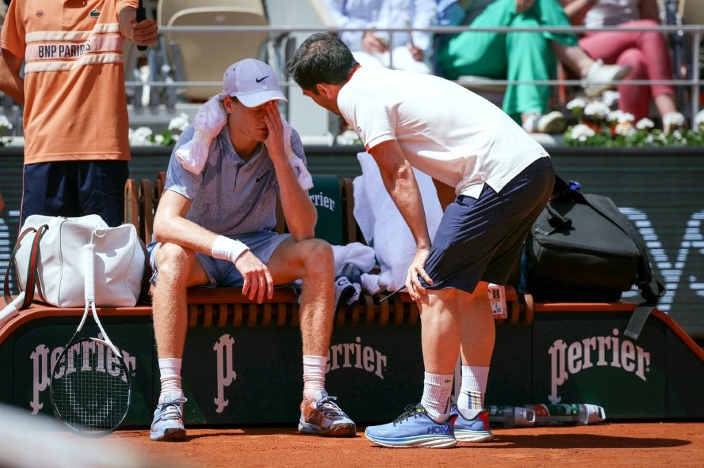 Ailing Sinner crashes out of French Open, Sabalenka waits