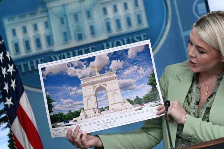 Trump’s big arch approved by ally-controlled board