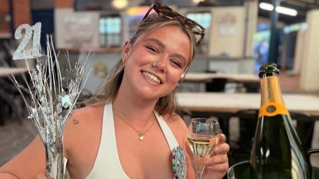 Woman, 21, described as ‘perfect in every way’ after Australia crash death