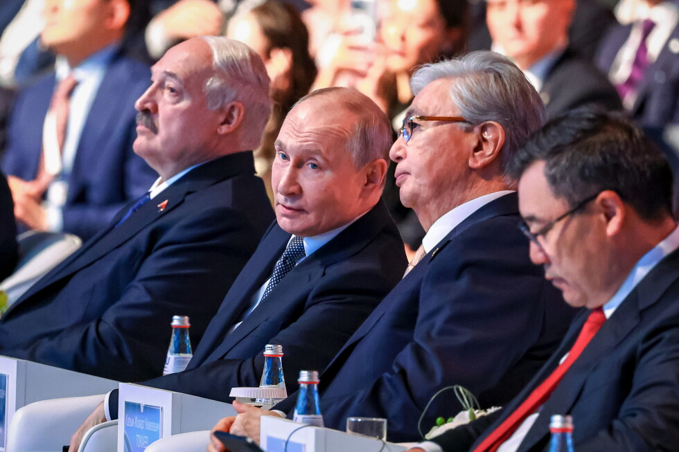 Moscow-led economic grouping threatens to suspend Armenia over its EU bid