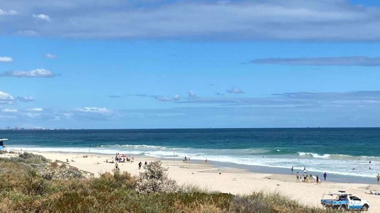 Urgent search underway after swimmer ‘in distress’ vanishes 100m offshore from Trigg Beach in Perth