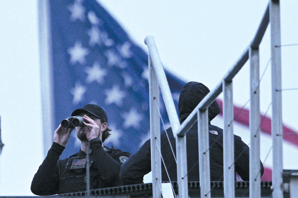 Gunman shot dead near White House