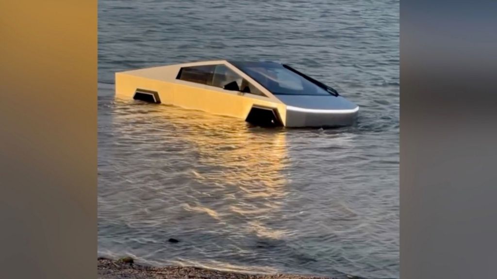 Moment Cybertruck driver intentionally drives into Texas lake