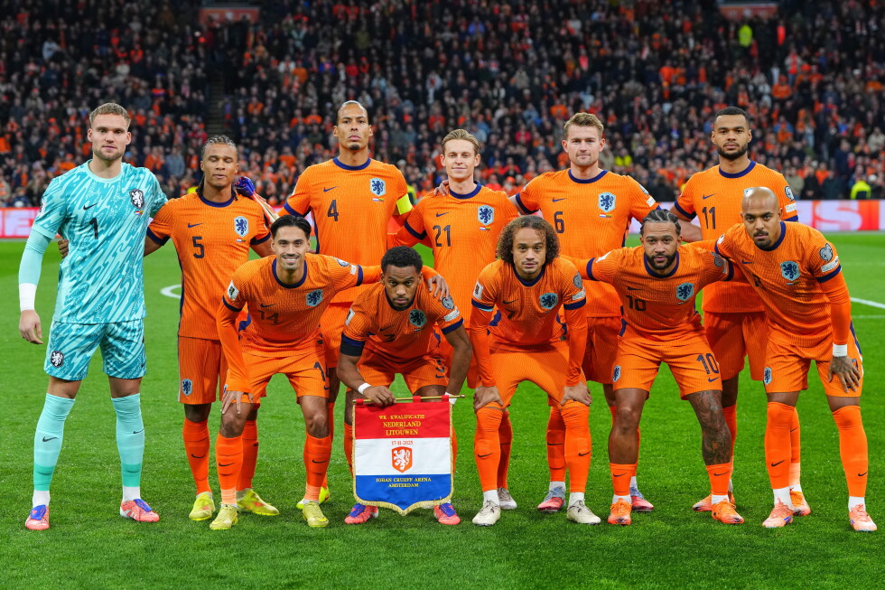 Netherlands keeper Bart Verbruggen day-to-day with hip injury ahead of World Cup game against Japan