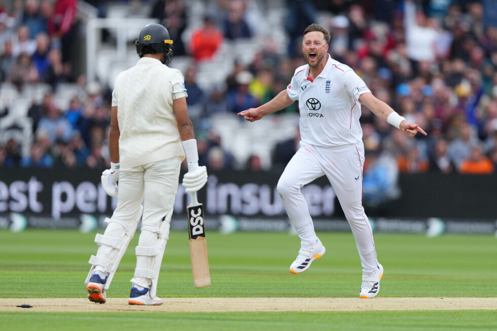 Rain chaos stalls England at Lord’s as New Zealand slumps to 55-5 chasing 254