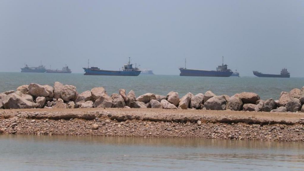 US lifts naval blockade after Iran deal signed