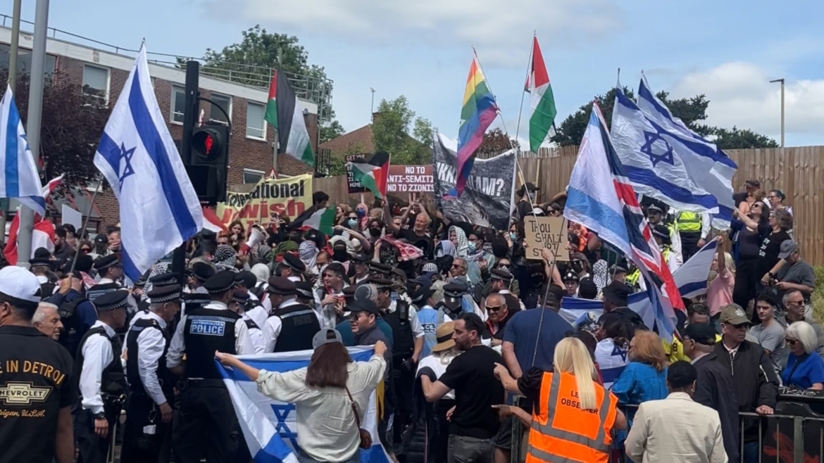 Pro-Israel supporters attack protesters at controversial London real estate event