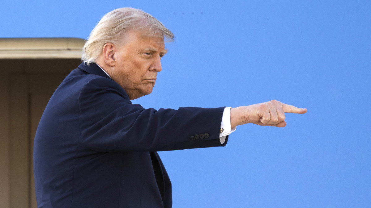Trump justifies Iran deal as a way to prevent ‘economic catastrophe’