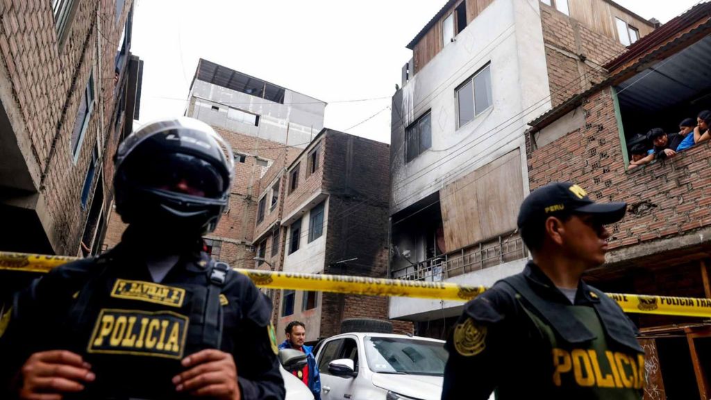 Fire kills 10 members of same family in Peru, police say