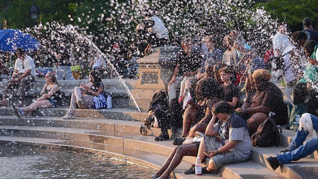 Dangerous US heatwave looms over 4 July holiday, World Cup and Swift wedding