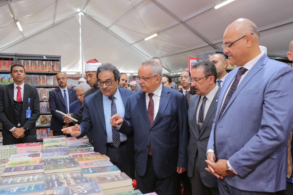 Chinese literature attracts readers at Egyptian book fair