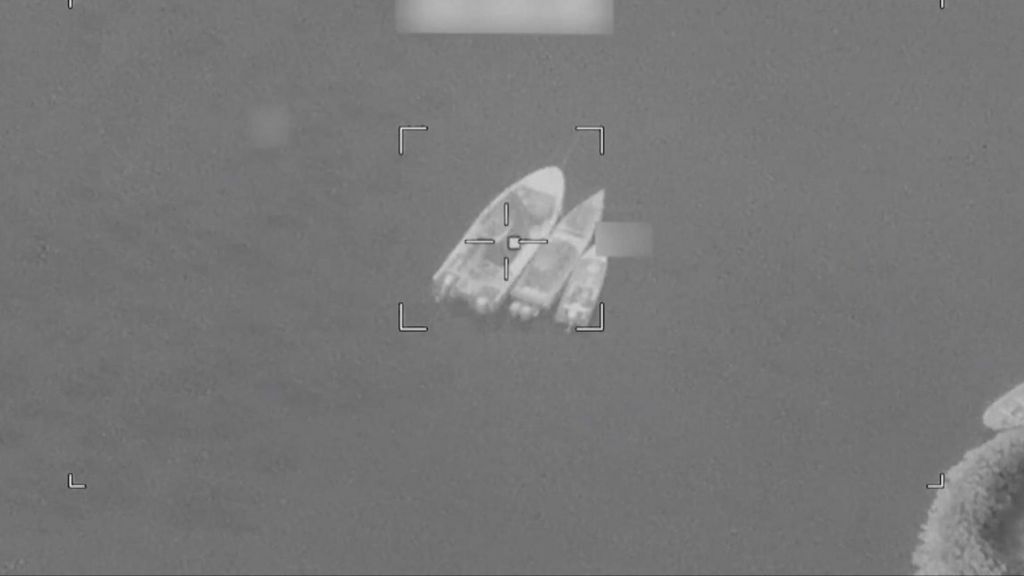 US strikes target Iranian military boats