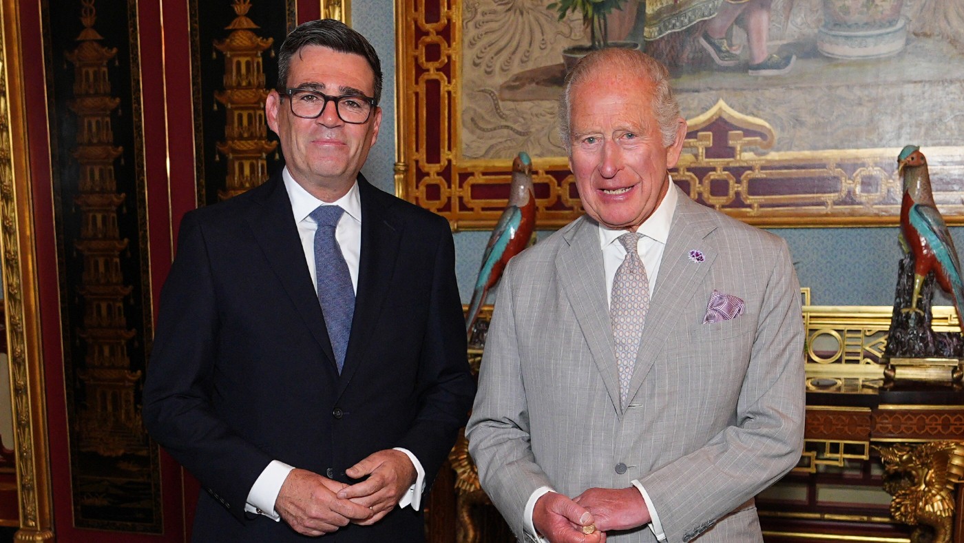 Andy Burnham promises ‘new economic and political model’ as UK prime minister
