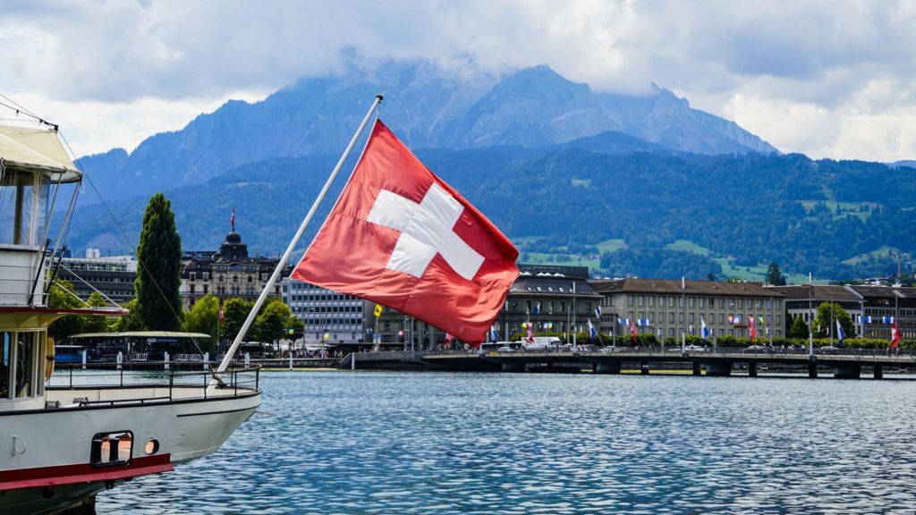 Roaming charges scrapped and faster airport checks in UK-Switzerland deal