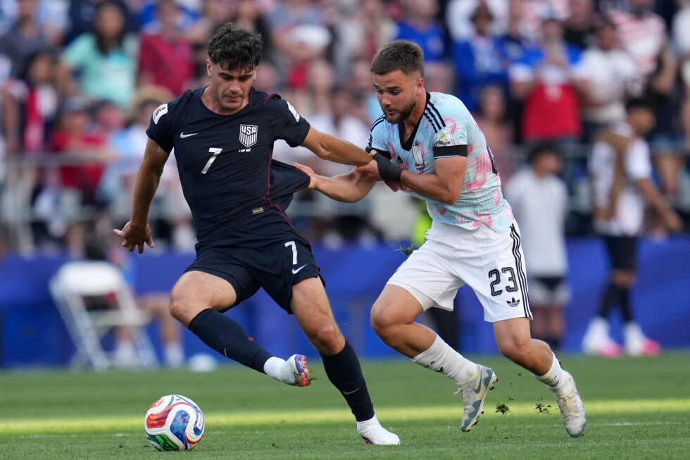 US midfielder Gio Reyna joins French club Strasbourg from Mönchengladbach