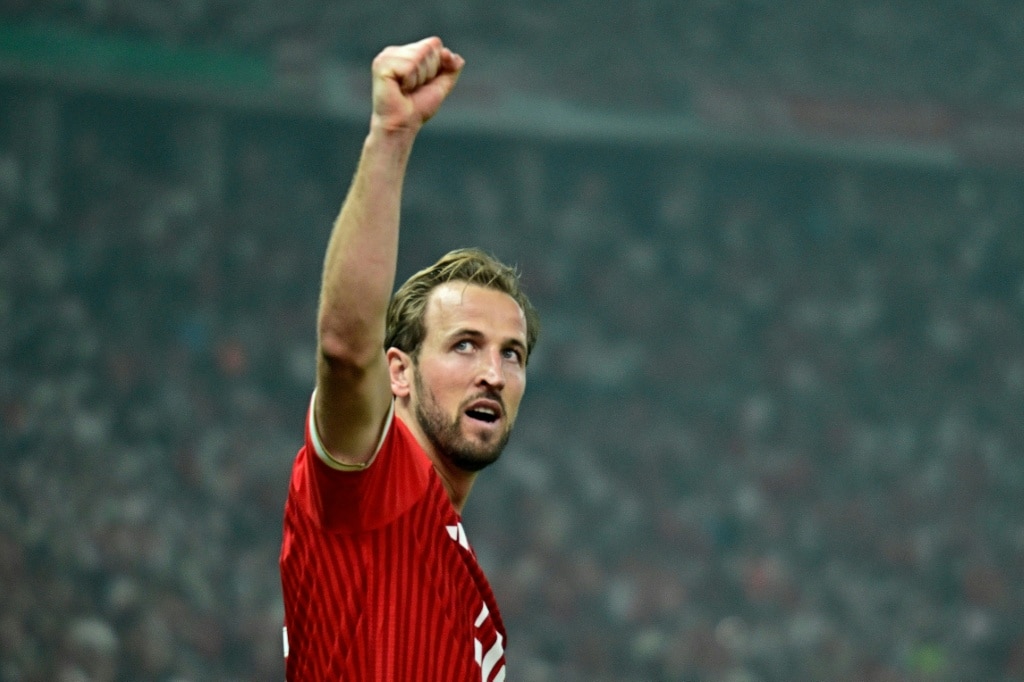 Ruthless Bayern target treble as rivals reboot on Bundesliga return