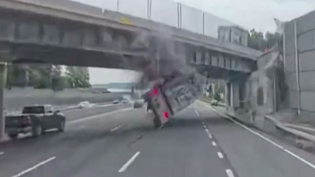 Dashcam video shows moment lorry slams into New York overpass