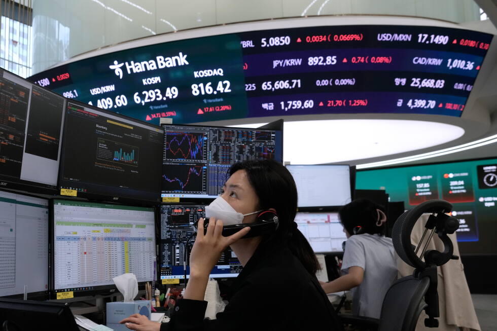 World shares are mixed after Wall Street gains, while oil prices bounce higher