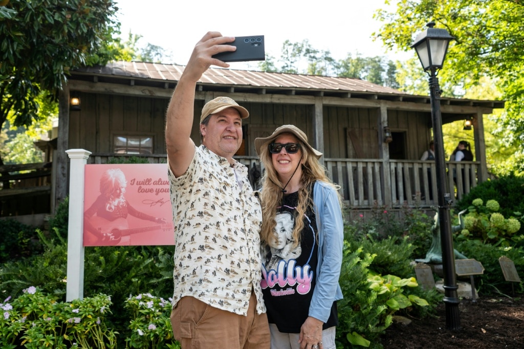 At Dollywood, superfans honor the late singer and local hero